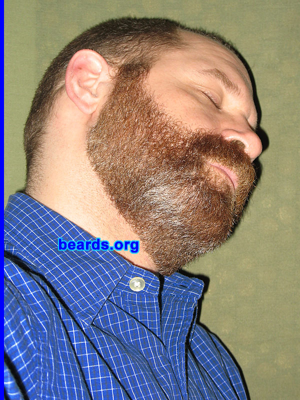 Steven
[b]Go to [url=http://www.beards.org/beard02.php]Steven: bearded adventurer[/url][/b].
Keywords: b2.18 full_beard