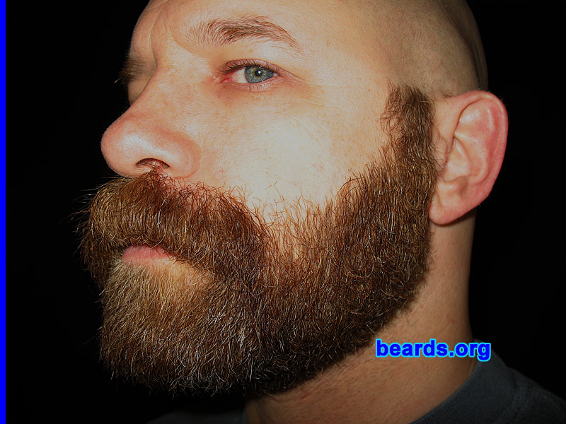 Steven
[b]Go to [url=http://www.beards.org/beard02.php]Steven: bearded adventurer[/url][/b].
Keywords: b2.19 full_beard