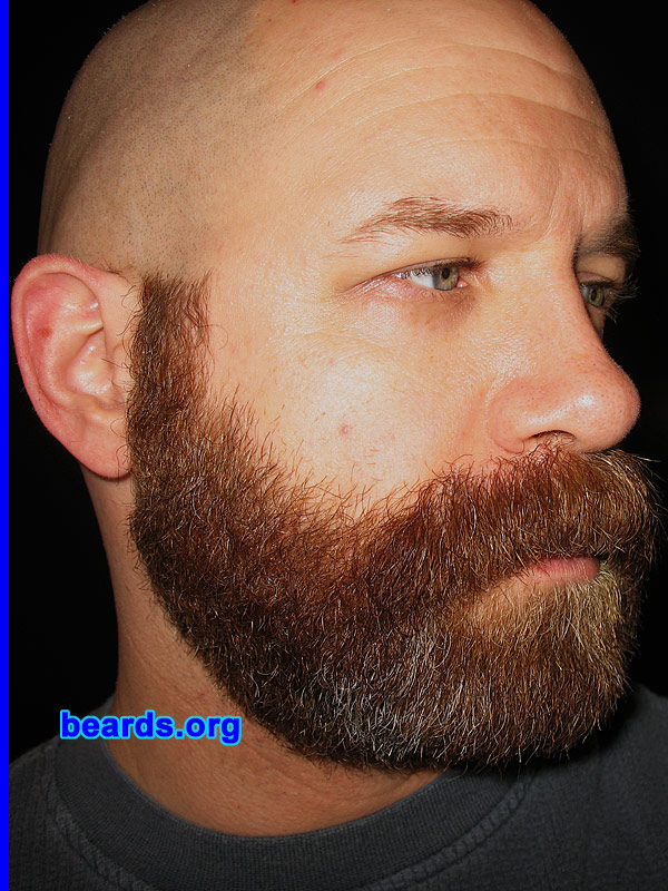 Steven
[b]Go to [url=http://www.beards.org/beard02.php]Steven: bearded adventurer[/url][/b].
Keywords: b2.19 full_beard