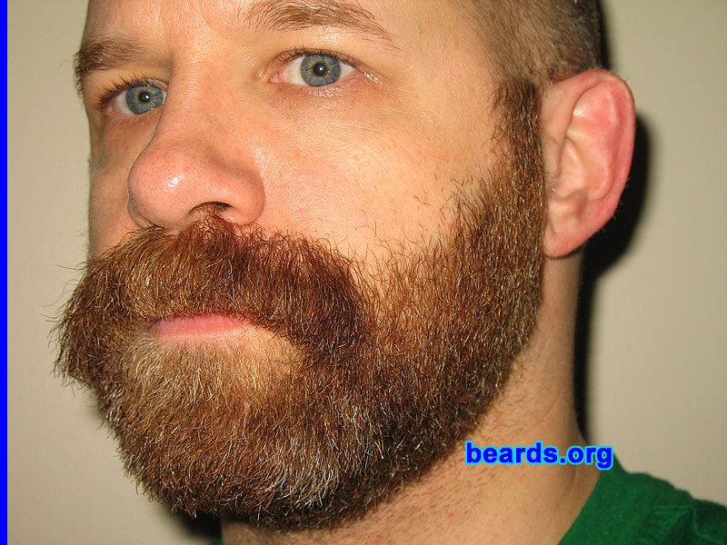 Steven
[b]Go to [url=http://www.beards.org/beard02.php]Steven: bearded adventurer[/url][/b].
Keywords: b2.20 full_beard