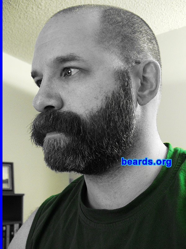 Steven
[b]Go to [url=http://www.beards.org/beard02.php]Steven: bearded adventurer[/url][/b].
Keywords: b2.20 full_beard