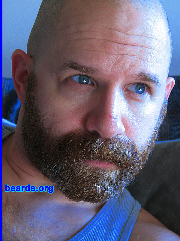 Steven
[b]Go to [url=http://www.beards.org/beard02.php]Steven: bearded adventurer[/url][/b].
Keywords: b2.21 full_beard
