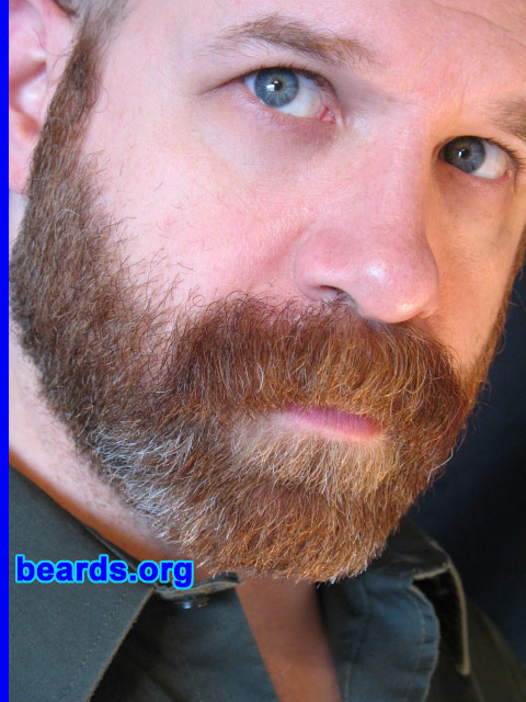 Steven
[b]Go to [url=http://www.beards.org/beard02.php]Steven: bearded adventurer[/url][/b].
Keywords: b2.22 full_beard