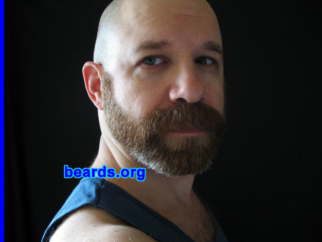 Steven
[b]Go to [url=http://www.beards.org/beard02.php]Steven: bearded adventurer[/url][/b].
Keywords: b2.23 full_beard