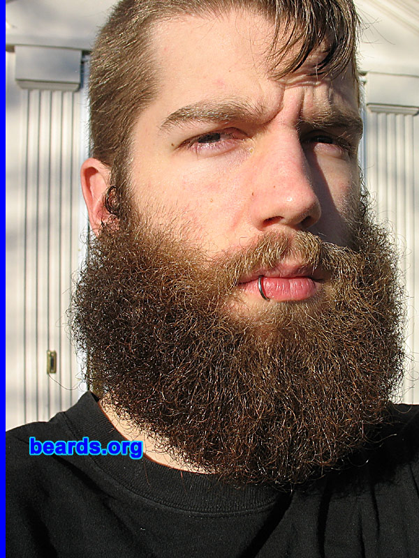 Andrew
[b]Go to [url=http://www.beards.org/beard07.php]Andrew's beard feature[/url][/b].
Keywords: full_beard