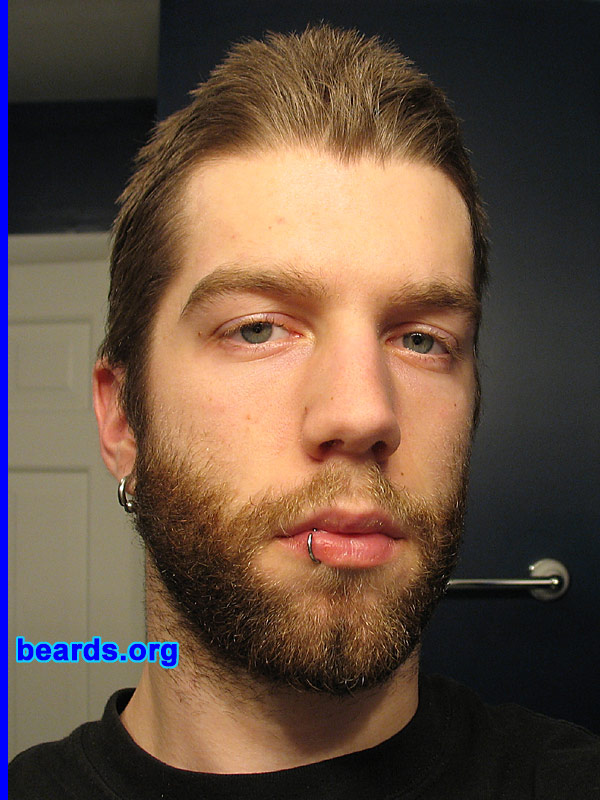 Andrew
[b]Go to [url=http://www.beards.org/beard07.php]Andrew's beard feature[/url][/b].
Keywords: full_beard