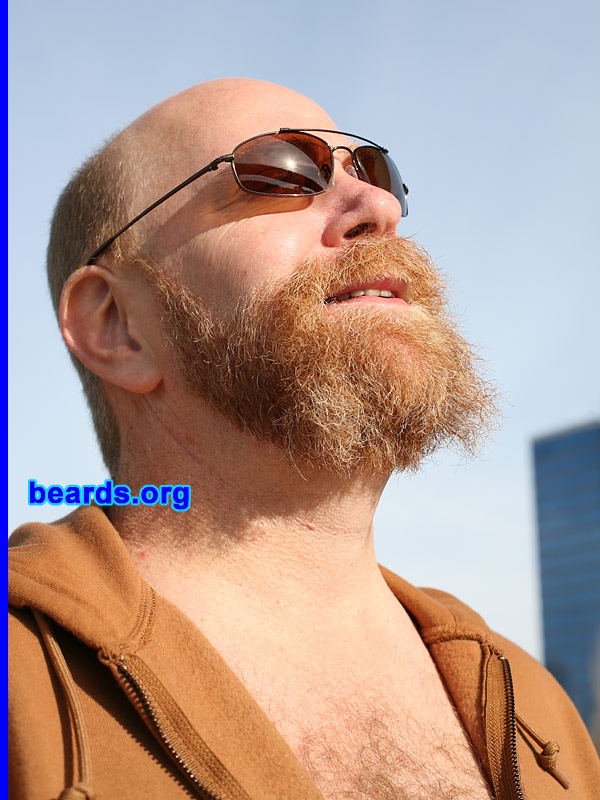 Paulie
[b]Go to [url=http://www.beards.org/beard08.php]Paulie's beard feature[/url][/b].
Keywords: full_beard