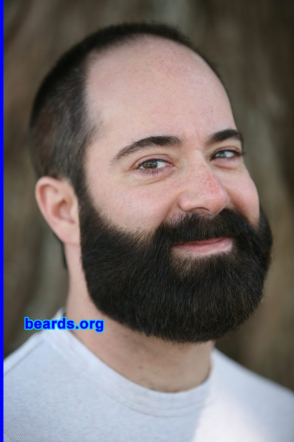 Rich
[b]Go to [url=http://www.beards.org/beard011.php]Rich's beard feature[/url][/b].
Keywords: full_beard