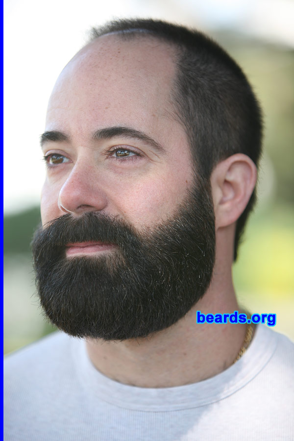 Rich
[b]Go to [url=http://www.beards.org/beard011.php]Rich's beard feature[/url][/b].
Keywords: full_beard