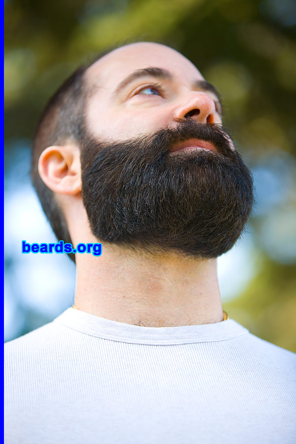 Rich
[b]Go to [url=http://www.beards.org/beard011.php]Rich's beard feature[/url][/b].
Keywords: Rich.2 full_beard