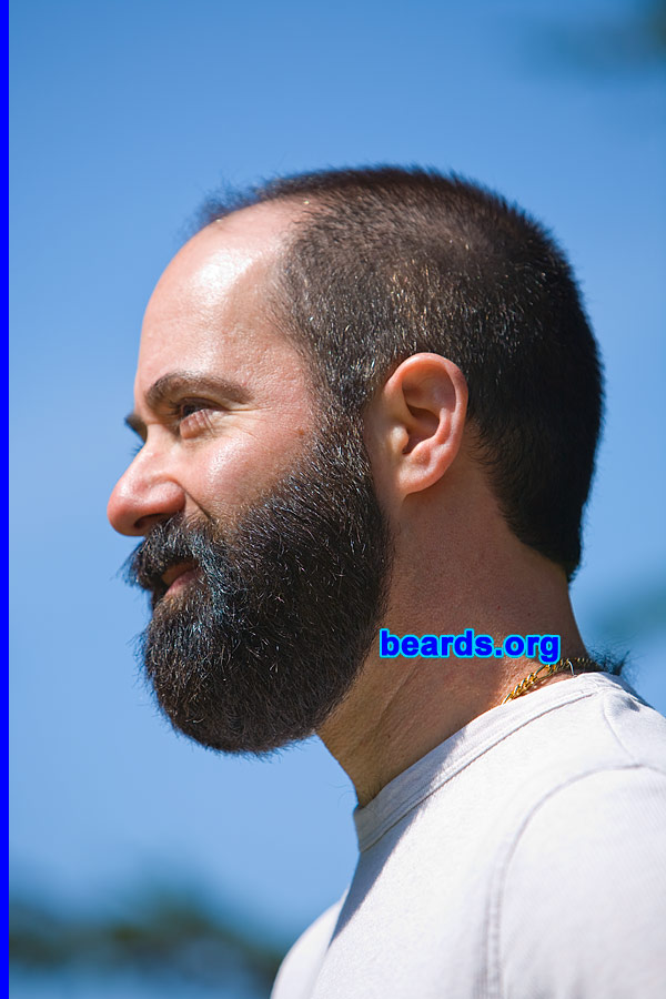 Rich
[b]Go to [url=http://www.beards.org/beard011.php]Rich's beard feature[/url][/b].
Keywords: Rich.2 full_beard