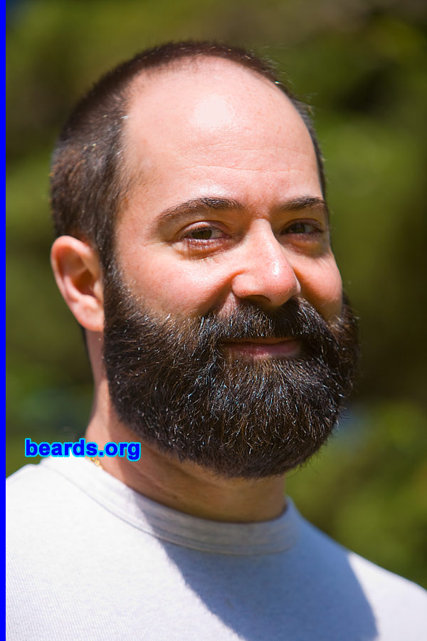 Rich
[b]Go to [url=http://www.beards.org/beard011.php]Rich's beard feature[/url][/b].
Keywords: Rich.2 full_beard