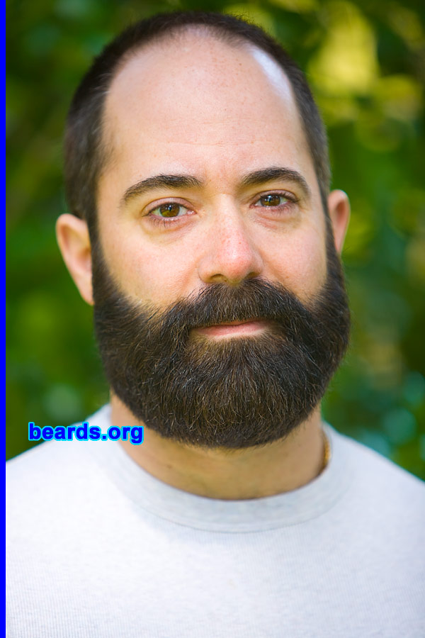 Rich
[b]Go to [url=http://www.beards.org/beard011.php]Rich's beard feature[/url][/b].
Keywords: Rich.2 full_beard