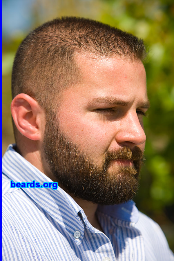 Jason
[b]Go to [url=http://www.beards.org/beard015.php]Jason's beard feature[/url][/b].
Keywords: full_beard