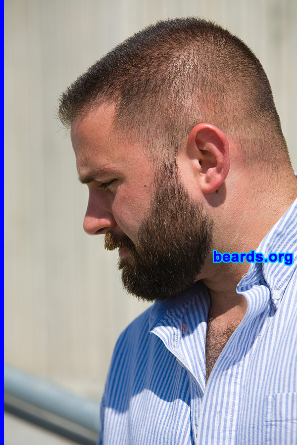 Jason
[b]Go to [url=http://www.beards.org/beard015.php]Jason's beard feature[/url][/b].
Keywords: full_beard