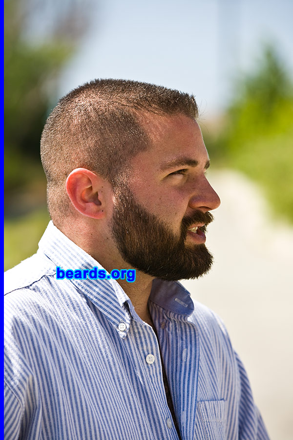 Jason
[b]Go to [url=http://www.beards.org/beard015.php]Jason's beard feature[/url][/b].
Keywords: b015.2 full_beard