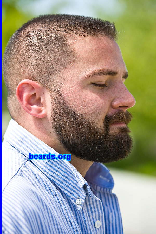 Jason
[b]Go to [url=http://www.beards.org/beard015.php]Jason's beard feature[/url][/b].
Keywords: b015.2 full_beard