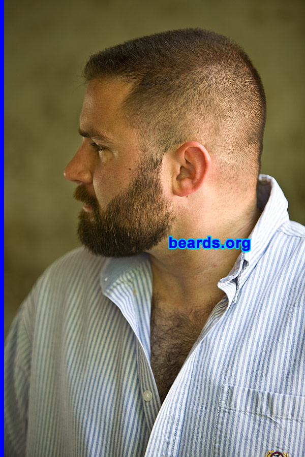 Jason
[b]Go to [url=http://www.beards.org/beard015.php]Jason's beard feature[/url][/b].
Keywords: b015.3 full_beard