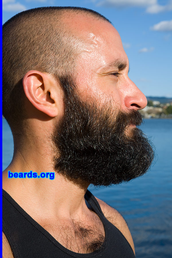 Chris
[b]Go to [url=http://www.beards.org/beard016.php]Chris' beard feature[/url][/b].
Keywords: full_beard