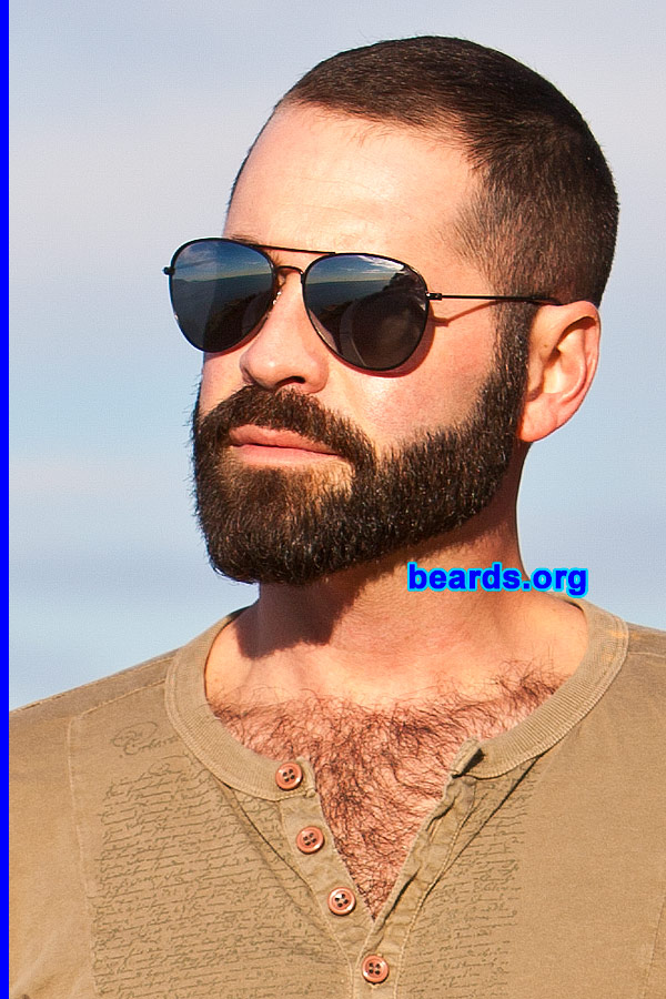 Christopher
[b]Go to [url=http://www.beards.org/beard017.php]Christopher's beard feature[/url][/b].
Keywords: Christopher.3 full_beard