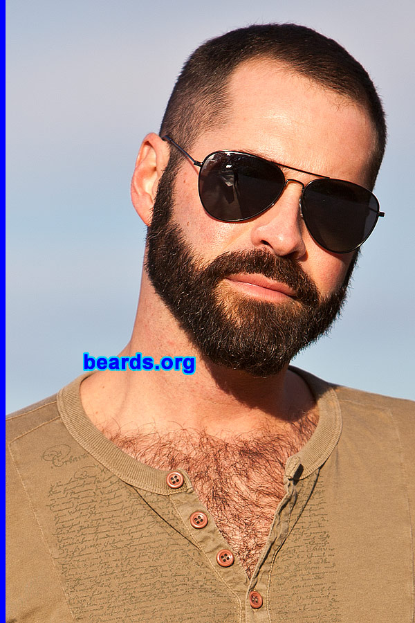 Christopher
[b]Go to [url=http://www.beards.org/beard017.php]Christopher's beard feature[/url][/b].
Keywords: Christopher.3 full_beard