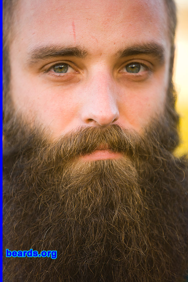 Tomas
[b]Go to [url=http://www.beards.org/beard018.php]Tomas' beard feature[/url][/b].
Keywords: full_beard