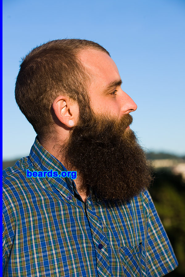 Tomas
[b]Go to [url=http://www.beards.org/beard018.php]Tomas' beard feature[/url][/b].
Keywords: full_beard