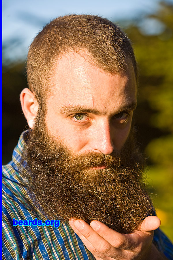Tomas
[b]Go to [url=http://www.beards.org/beard018.php]Tomas' beard feature[/url][/b].
Keywords: b018.3 full_beard