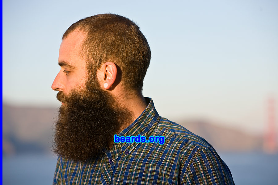 Tomas
[b]Go to [url=http://www.beards.org/beard018.php]Tomas' beard feature[/url][/b].
Keywords: b018.3 full_beard