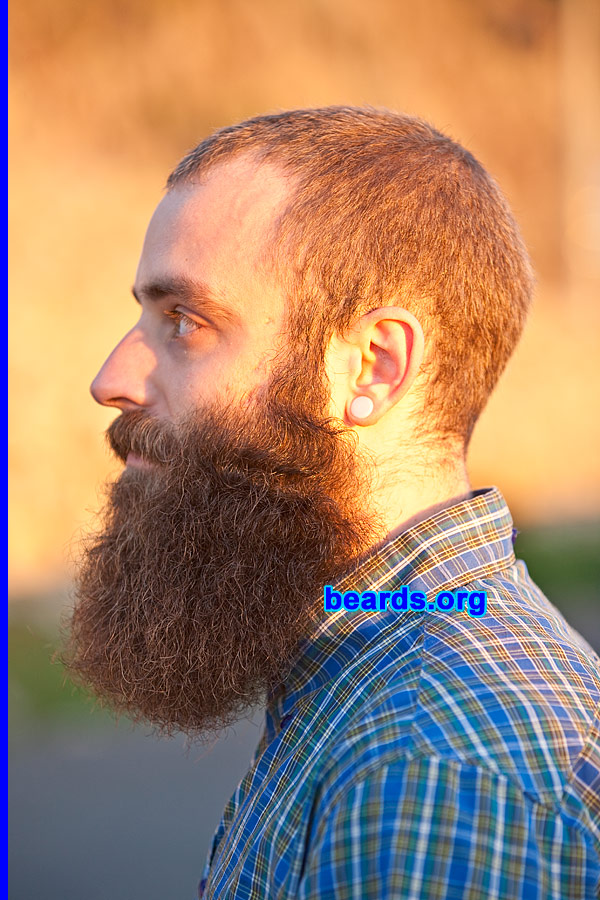 Tomas
[b]Go to [url=http://www.beards.org/beard018.php]Tomas' beard feature[/url][/b].
Keywords: b018.4 full_beard