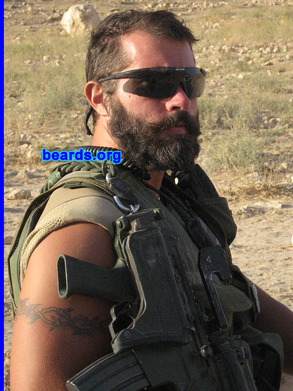 Thomas
[b]Go to [url=http://www.beards.org/beard019.php]Thomas' beard feature[/url][/b].
Keywords: full_beard