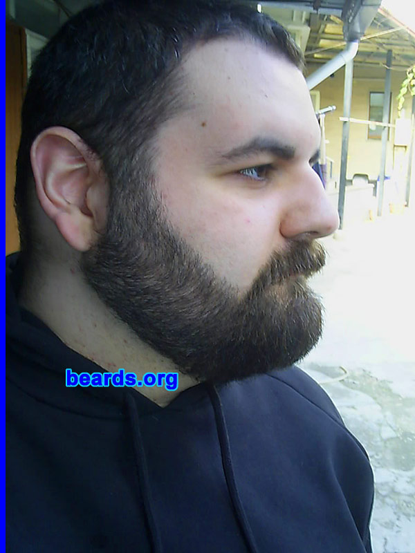 Andy
[b]Go to [url=http://www.beards.org/beard021.php]Andy's beard feature[/url][/b].
Keywords: full_beard