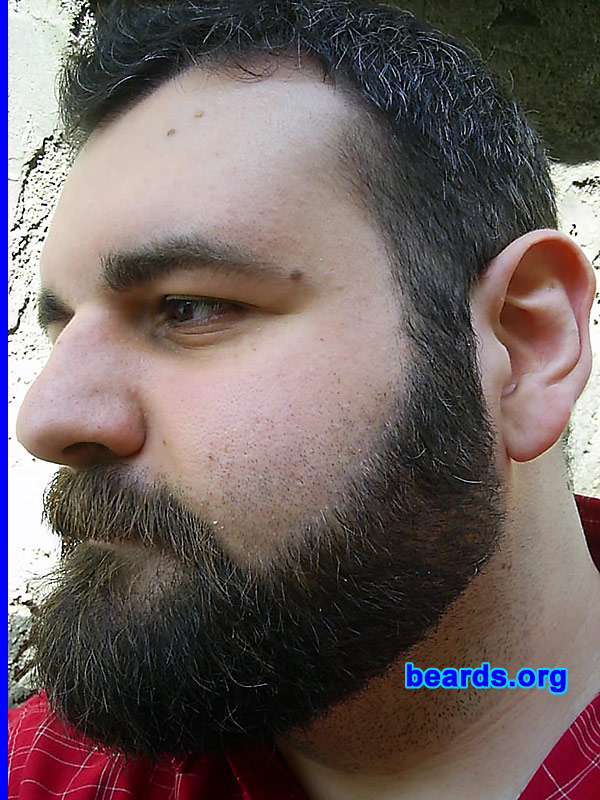 Andy
[b]Go to [url=http://www.beards.org/beard021.php]Andy's beard feature[/url][/b].
Keywords: full_beard