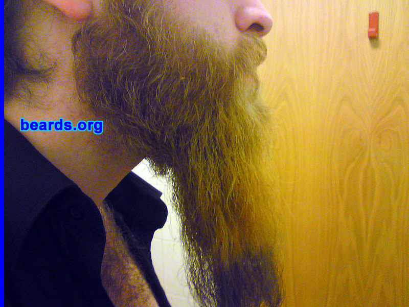 Tony
[b]Go to [url=http://www.beards.org/beard023.php]Tony's beard feature[/url][/b].
Keywords: full_beard