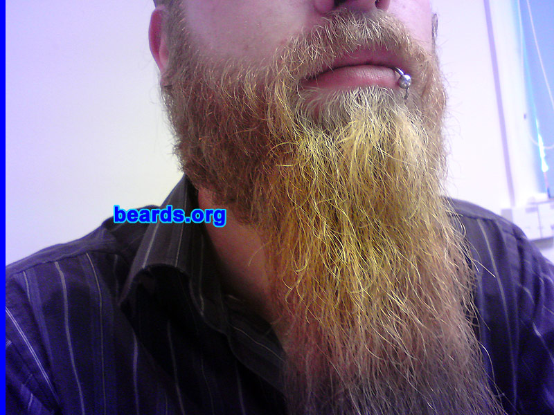 Tony
[b]Go to [url=http://www.beards.org/beard023.php]Tony's beard feature[/url][/b].
Keywords: full_beard