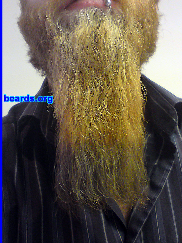 Tony
[b]Go to [url=http://www.beards.org/beard023.php]Tony's beard feature[/url][/b].
Keywords: full_beard