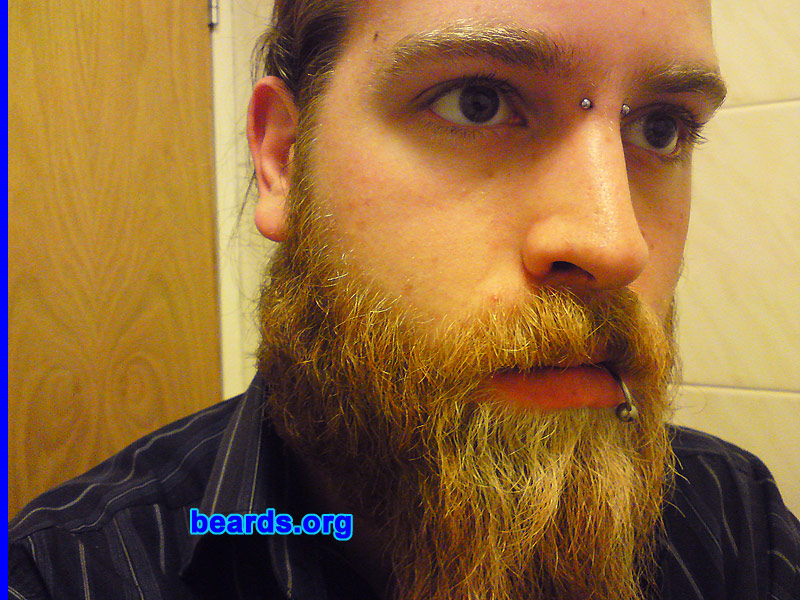 Tony
[b]Go to [url=http://www.beards.org/beard023.php]Tony's beard feature[/url][/b].
Keywords: full_beard