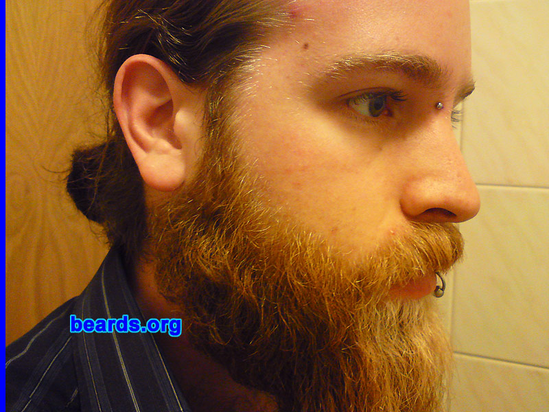 Tony
[b]Go to [url=http://www.beards.org/beard023.php]Tony's beard feature[/url][/b].
Keywords: full_beard