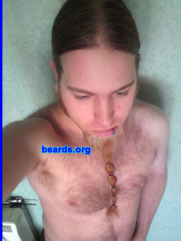 Tony
[b]Go to [url=http://www.beards.org/beard023.php]Tony's beard feature[/url][/b].
Keywords: tony.3 goatee_only