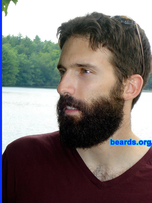 Joe
[b]Go to [url=http://www.beards.org/beard024.php]Joe's beard feature[/url][/b].
Keywords: full_beard