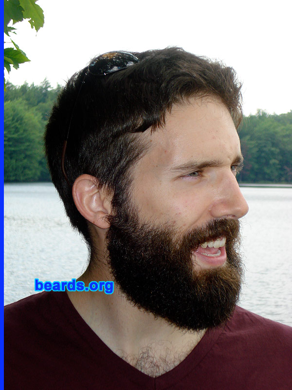 Joe
[b]Go to [url=http://www.beards.org/beard024.php]Joe's beard feature[/url][/b].
Keywords: full_beard