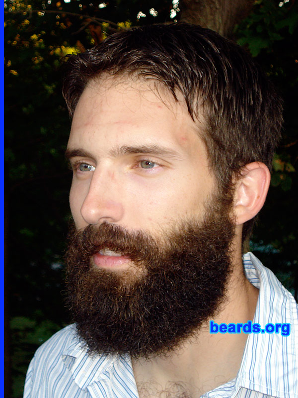 Joe
[b]Go to [url=http://www.beards.org/beard024.php]Joe's beard feature[/url][/b].
Keywords: full_beard