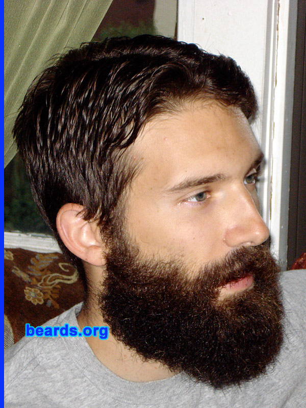 Joe
[b]Go to [url=http://www.beards.org/beard024.php]Joe's beard feature[/url][/b].
Keywords: full_beard