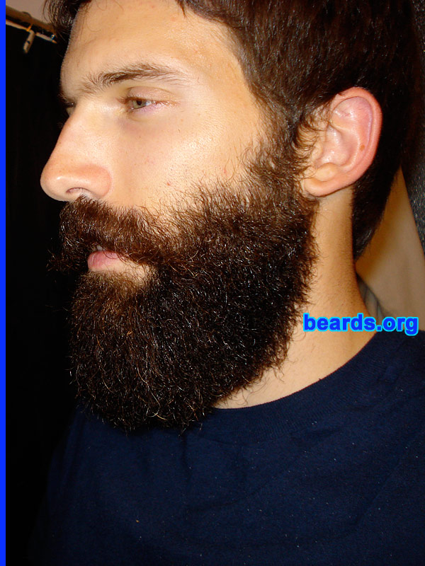 Joe
[b]Go to [url=http://www.beards.org/beard024.php]Joe's beard feature[/url][/b].
Keywords: full_beard
