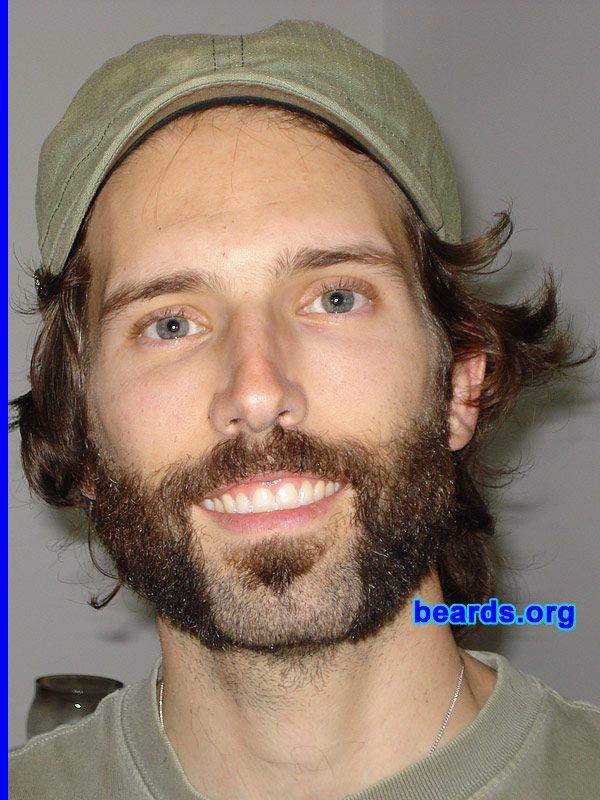 Joe
[b]Go to [url=http://www.beards.org/beard024.php]Joe's beard feature[/url][/b].
Keywords: b024.2 mutton_chops soul_patch
