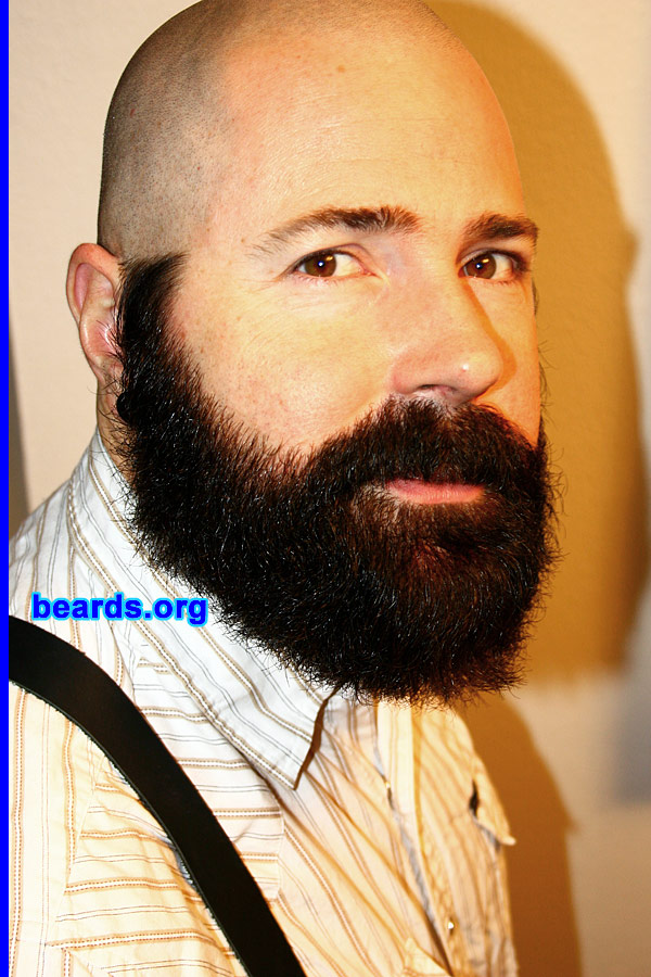 Rory
[b]Go to [url=http://www.beards.org/beard025.php]Rory's beard feature[/url][/b].
Keywords: full_beard