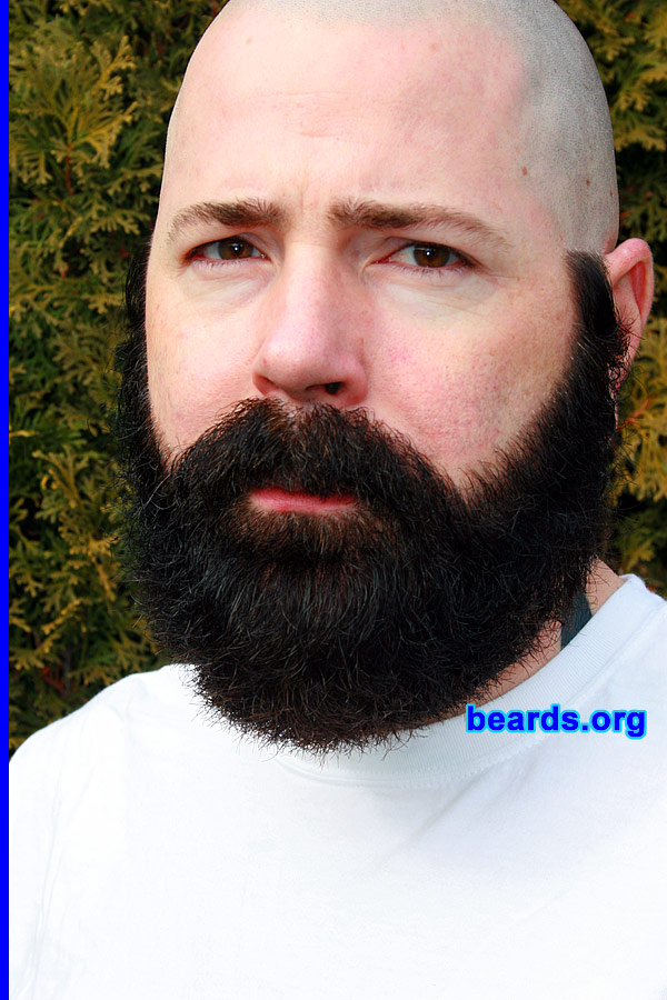 Rory
[b]Go to [url=http://www.beards.org/beard025.php]Rory's beard feature[/url][/b].
Keywords: full_beard