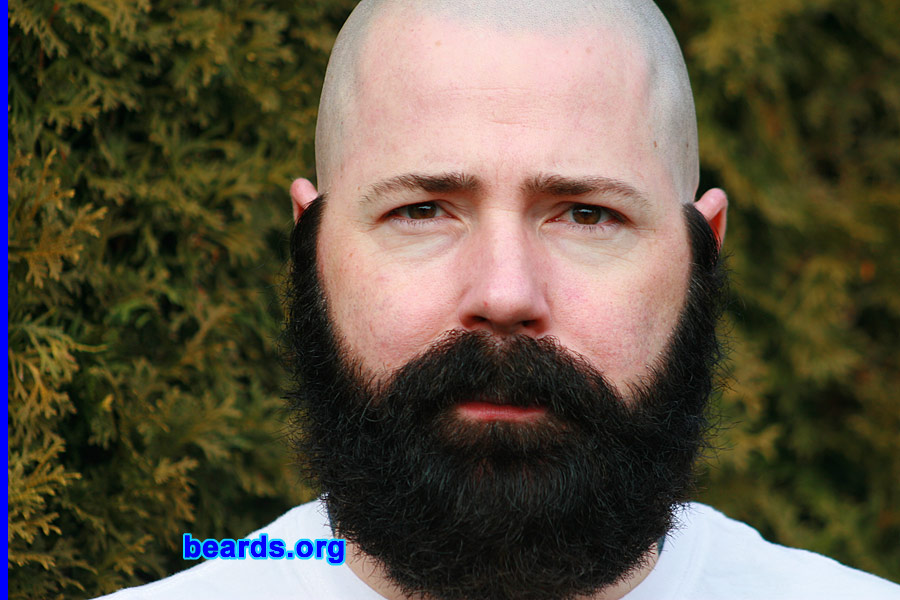 Rory
[b]Go to [url=http://www.beards.org/beard025.php]Rory's beard feature[/url][/b].
Keywords: full_beard