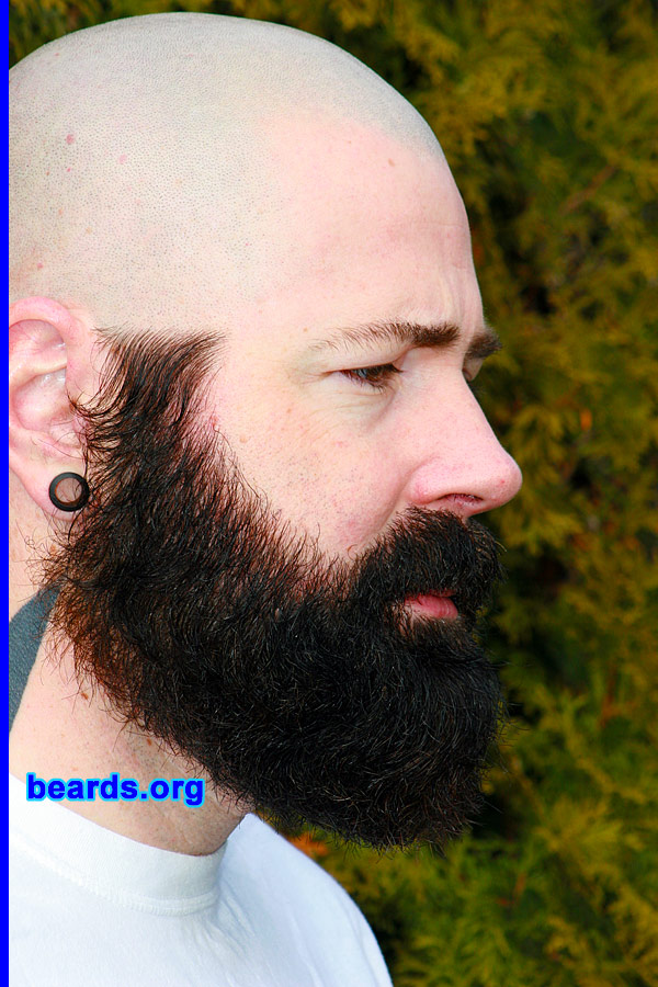 Rory
[b]Go to [url=http://www.beards.org/beard025.php]Rory's beard feature[/url][/b].
Keywords: full_beard