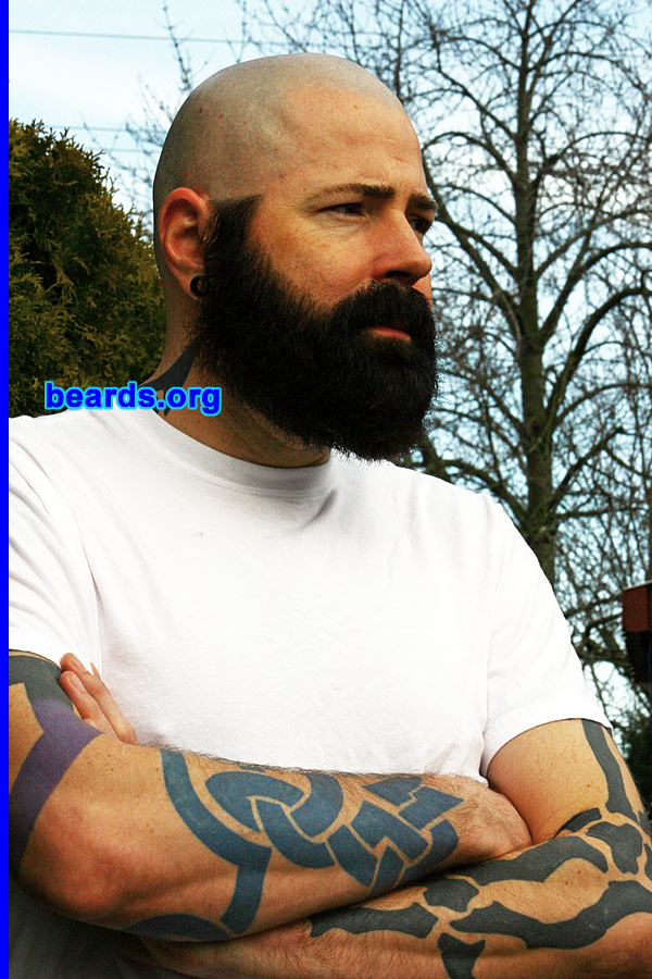 Rory
[b]Go to [url=http://www.beards.org/beard025.php]Rory's beard feature[/url][/b].
Keywords: full_beard